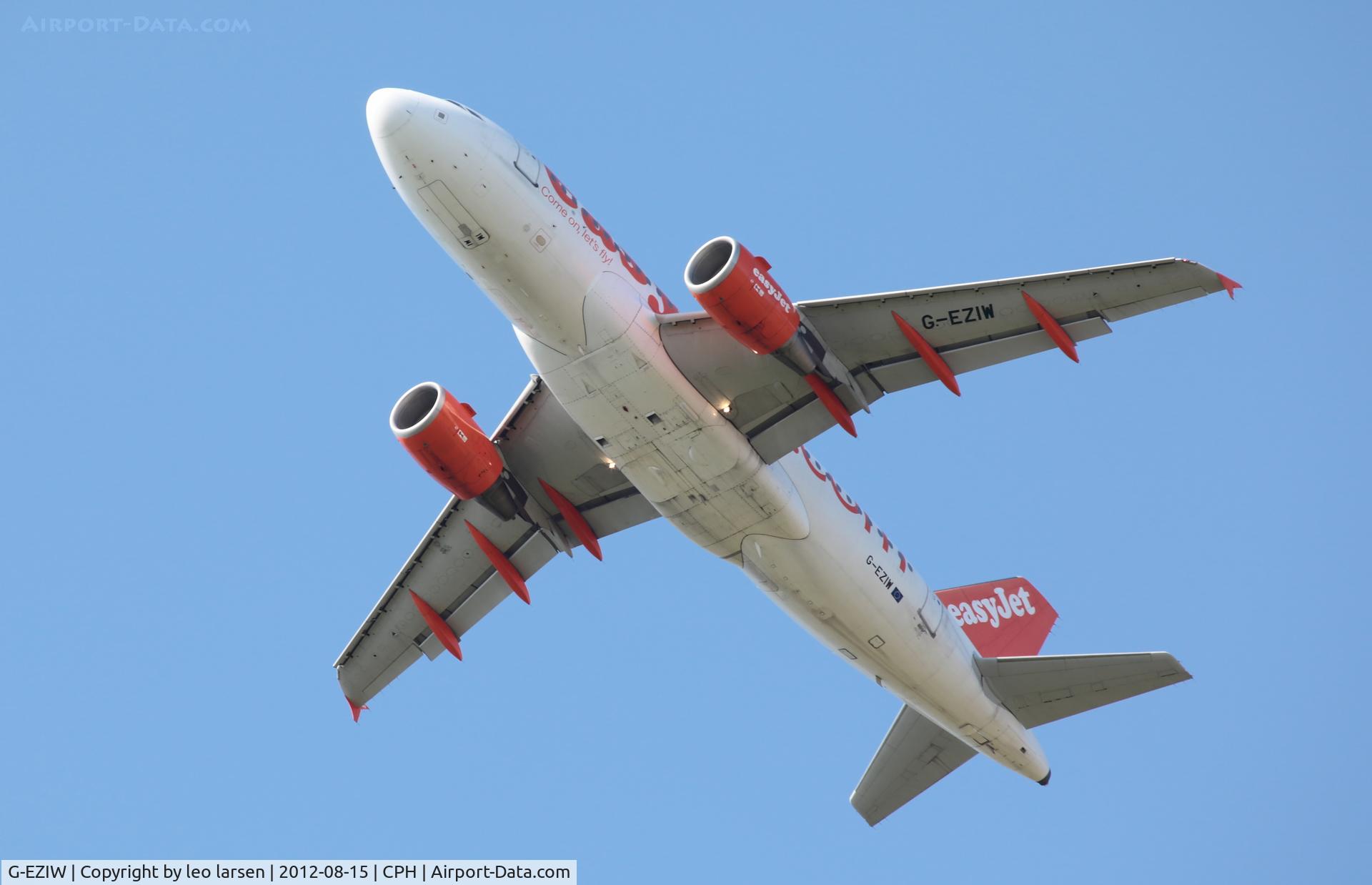 G-EZIW, 2005 Airbus A319-111 C/N 2578, Copenhagen 15.8.2012