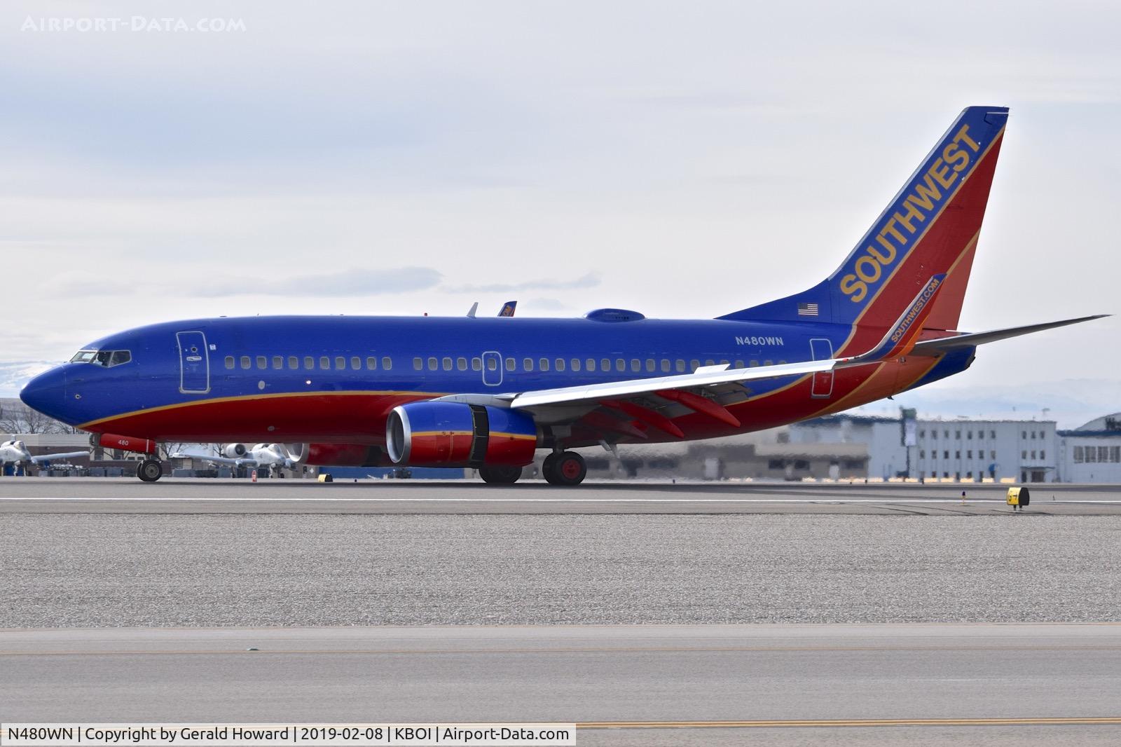 N480WN, 2004 Boeing 737-7H4 C/N 33998, Landing roll out on RWY 10L.