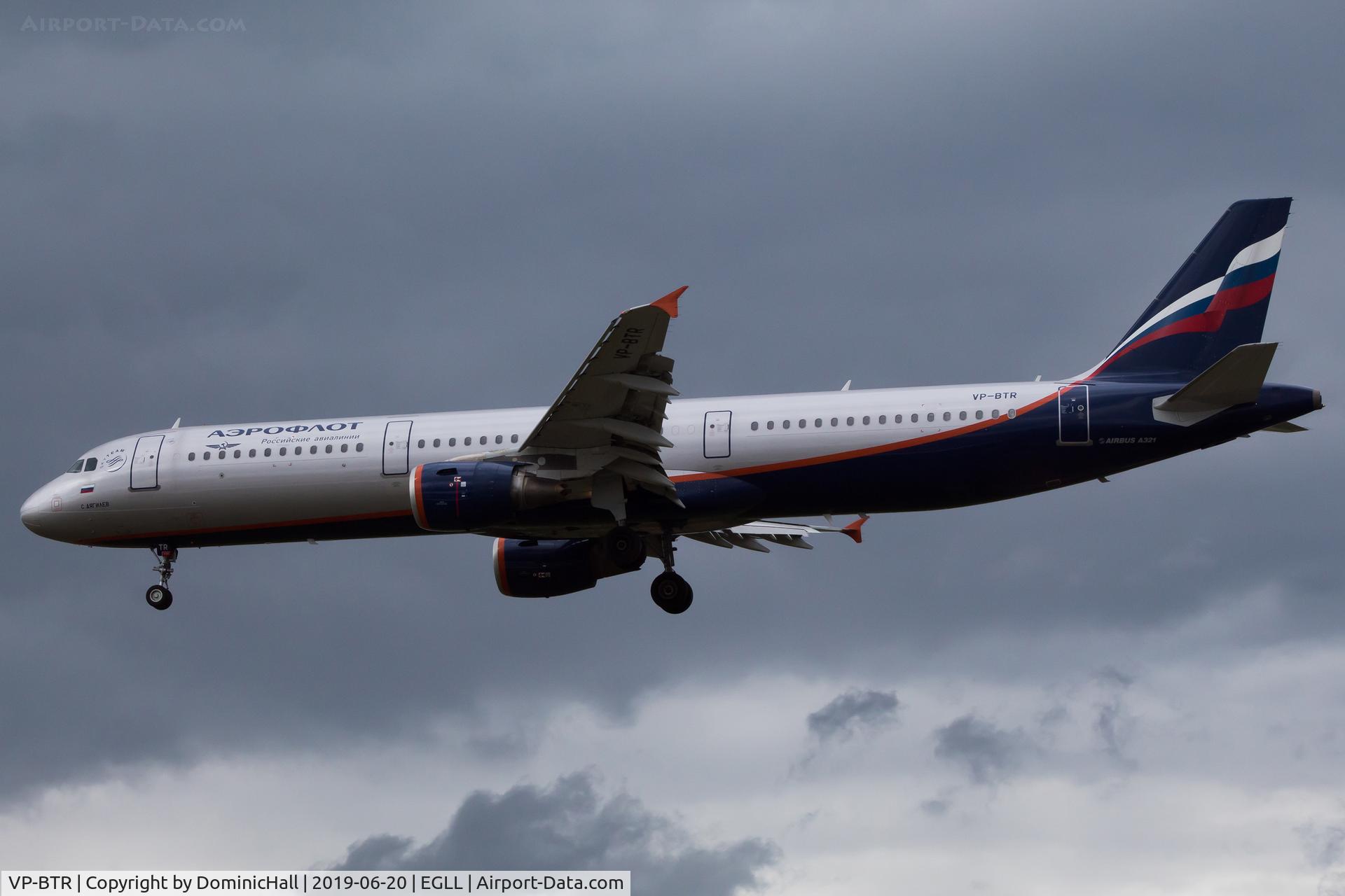 VP-BTR, 2013 Airbus A321-211 C/N 5913, Landing RWY 27R