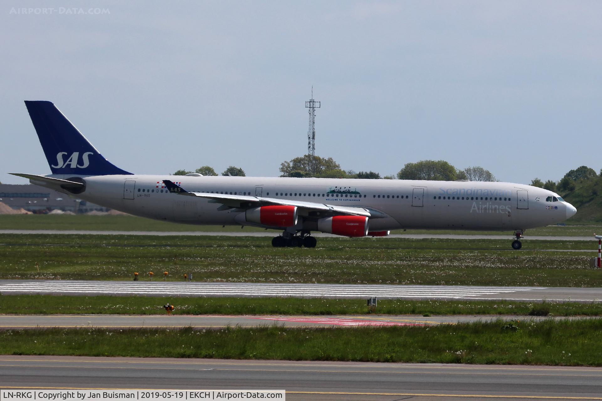 LN-RKG, 2001 Airbus A340-313X C/N 424, SAS