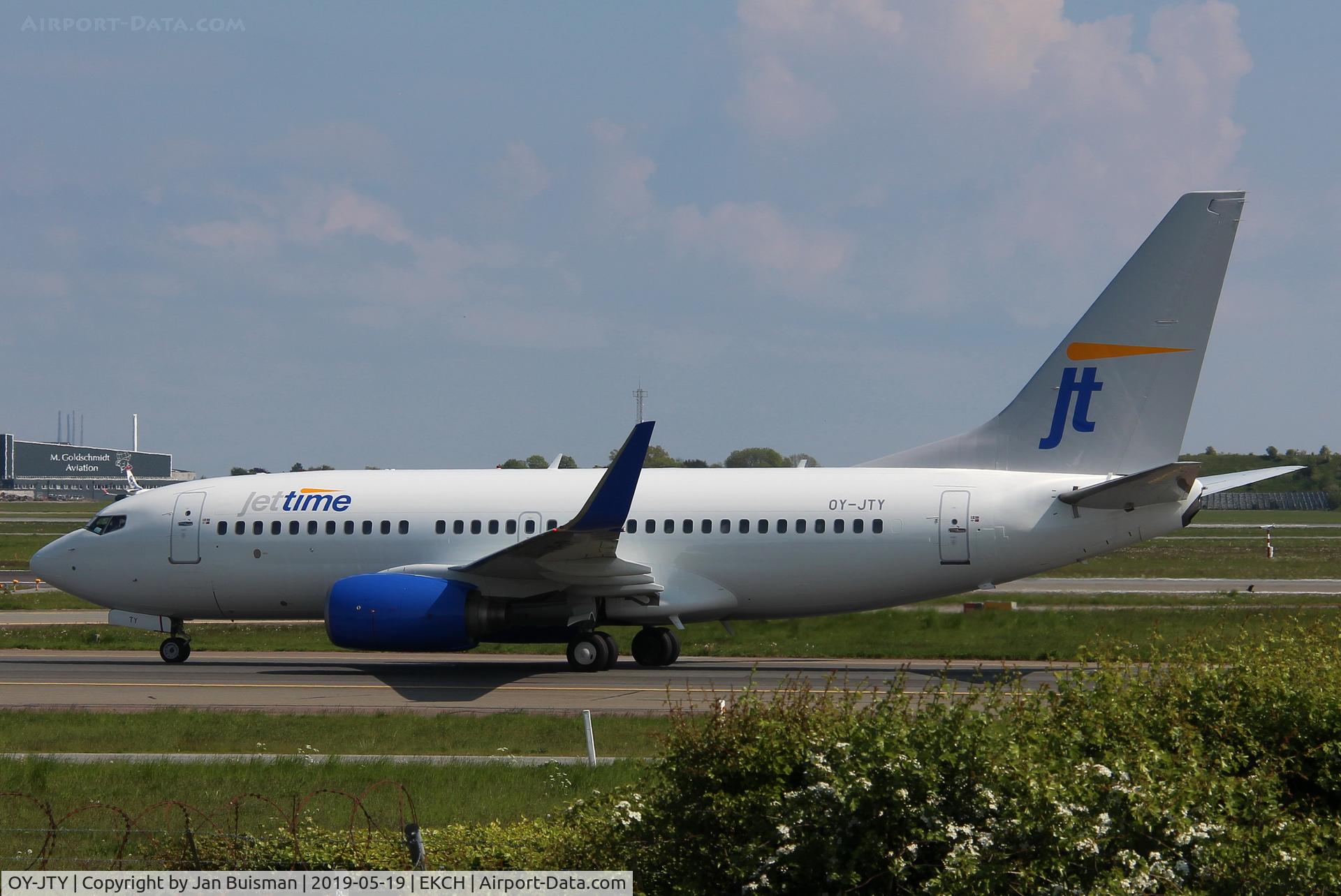 OY-JTY, 2001 Boeing 737-7Q8 C/N 30727, Jettime new colours