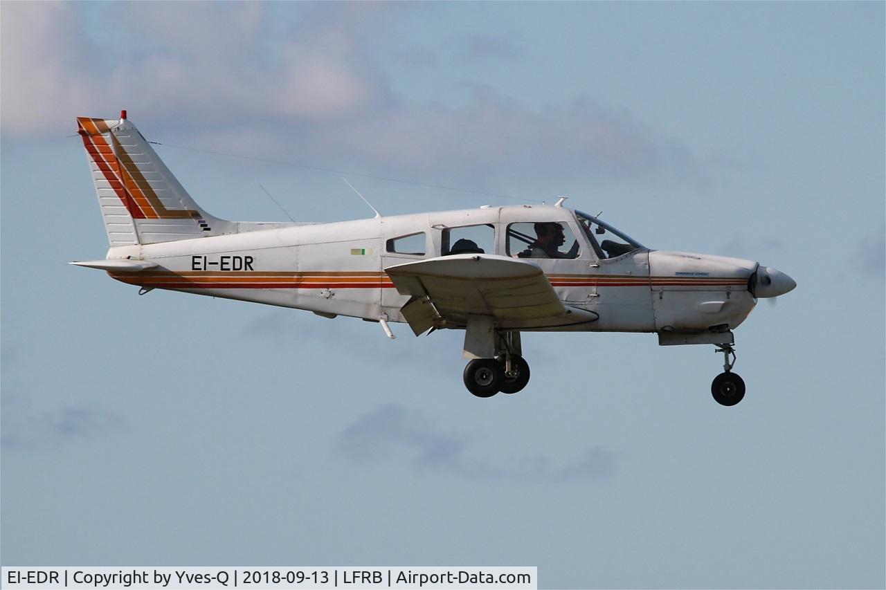 EI-EDR, 1974 Piper PA-28R-200-2 Cherokee Arrow C/N 28R-7435265, Piper PA-28RCherokee Arrow, On final rwy 07R, Brest-Bretagne Airport (LFRB-BES)