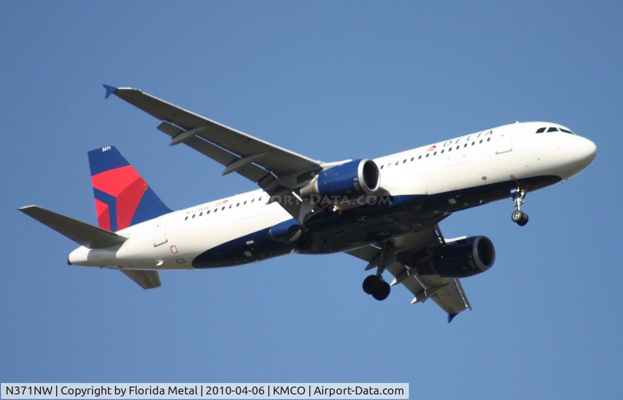 N371NW, 2001 Airbus A320-212 C/N 1535, MCO spotting