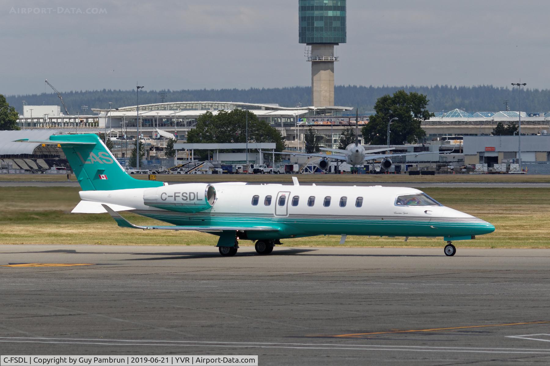 C-FSDL, 2013 Learjet 45 C/N 45-468, Just landed