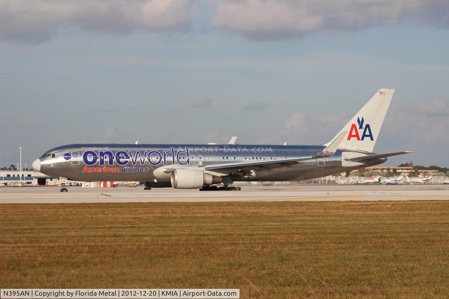N395AN, 1998 Boeing 767-323 C/N 29432, MIA spotting