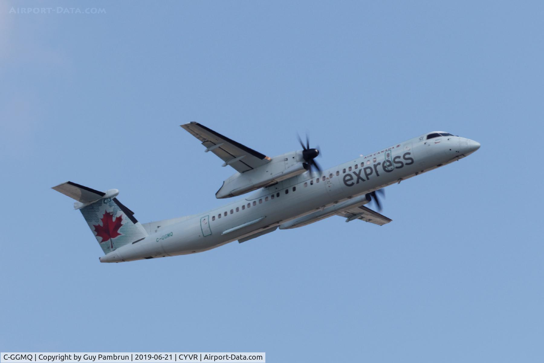 C-GGMQ, 2012 De Havilland Canada DHC-8 402 Dash 8 C/N 4403, Departing