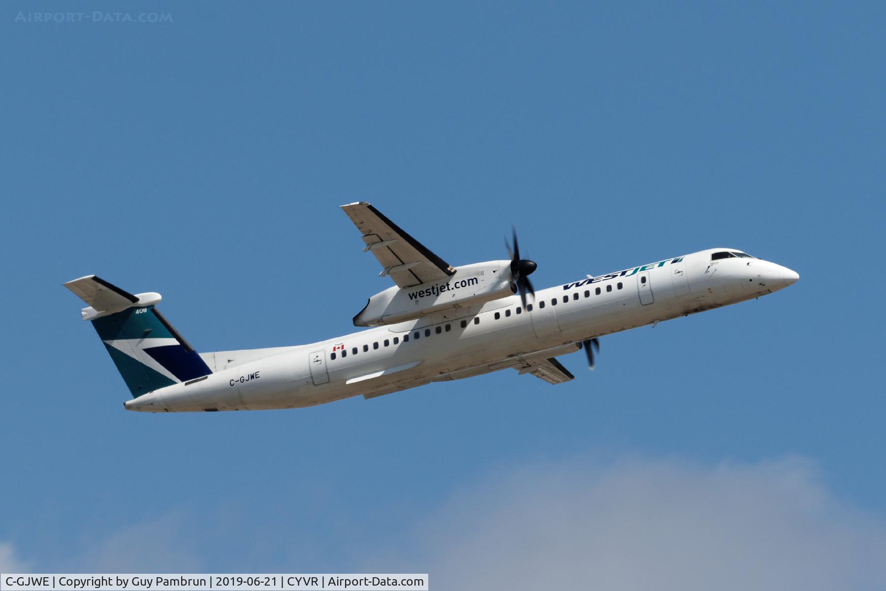 C-GJWE, 2013 De Havilland Canada DHC-8-402Q Dash 8 C/N 4460, Departing