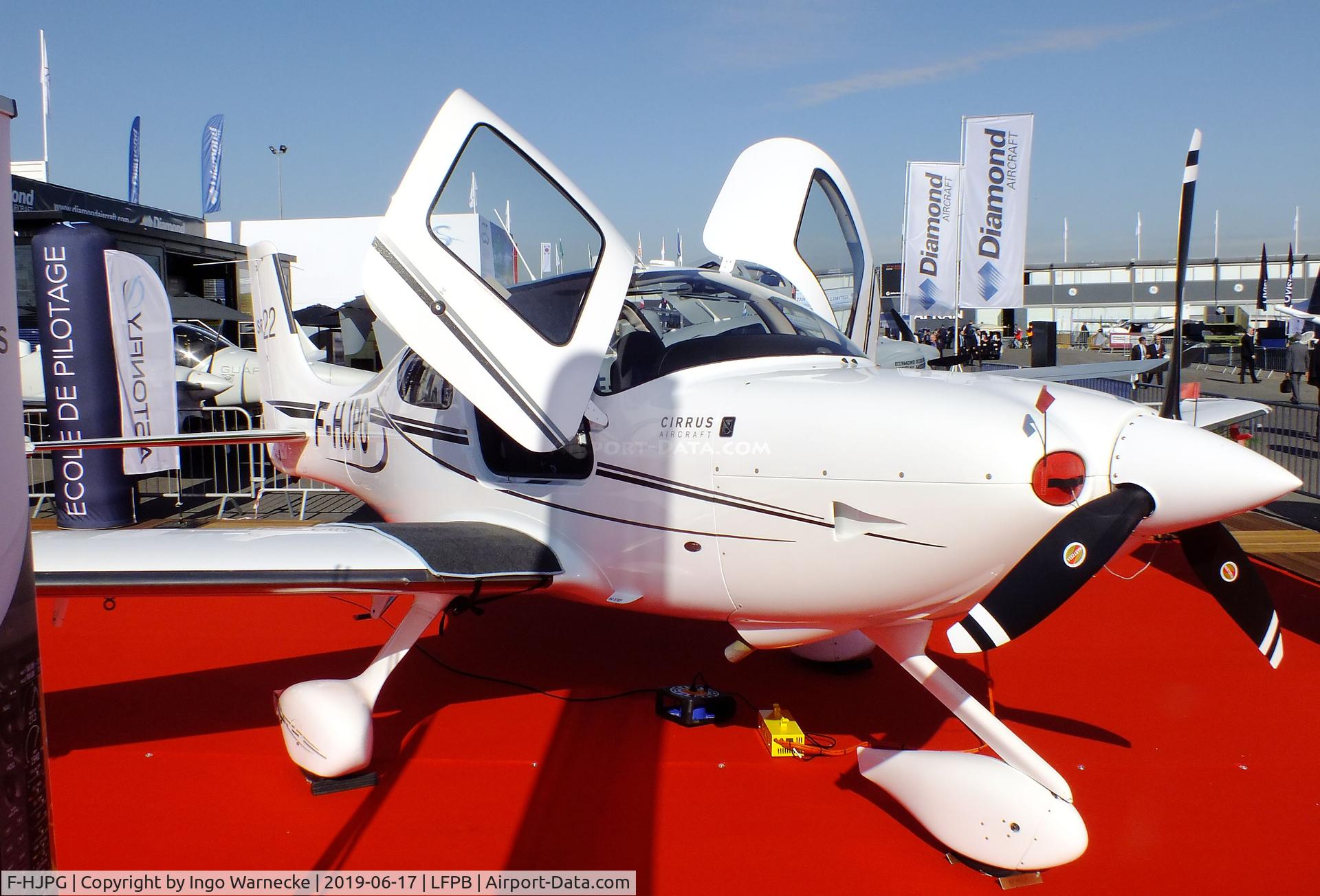 F-HJPG, Cirrus SR22 C/N 3934, Cirrus SR22 at the Aerosalon 2019, Paris