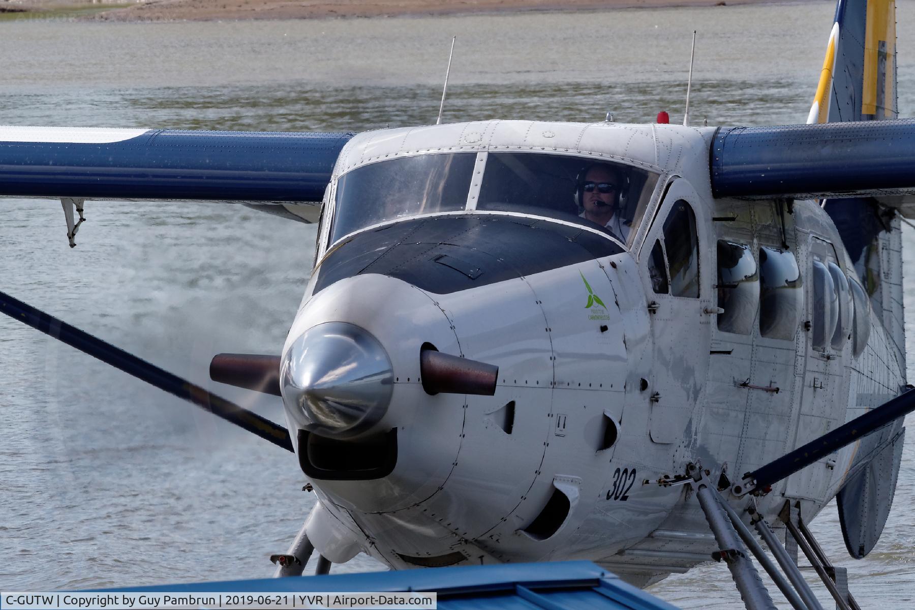 C-GUTW, 1960 De Havilland Canada DHC-3 Turbo Otter Otter C/N 405, Departing