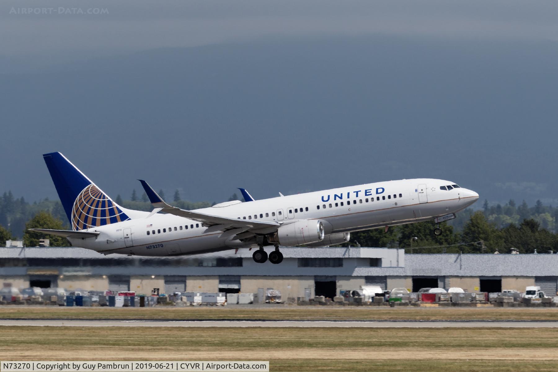 N73270, 2001 Boeing 737-824 C/N 31632, Departing
