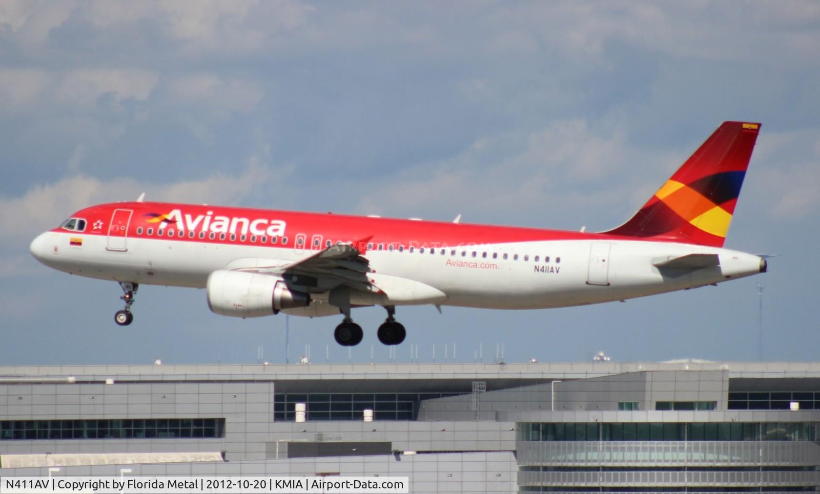 N411AV, Airbus A320-214 C/N 4011, MIA spotting