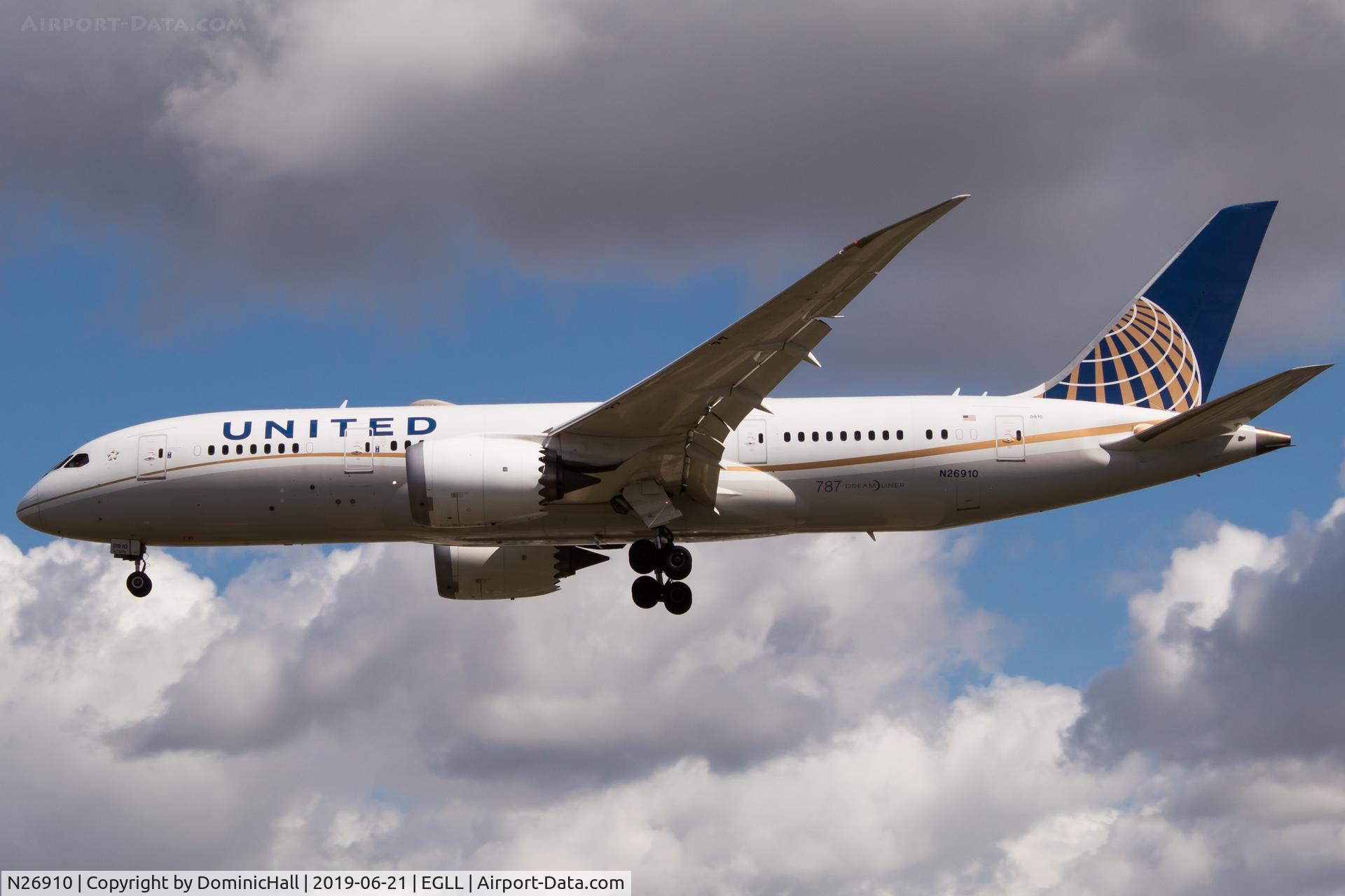 N26910, 2014 Boeing 787-8 Dreamliner C/N 34826, Landing RWY 27L