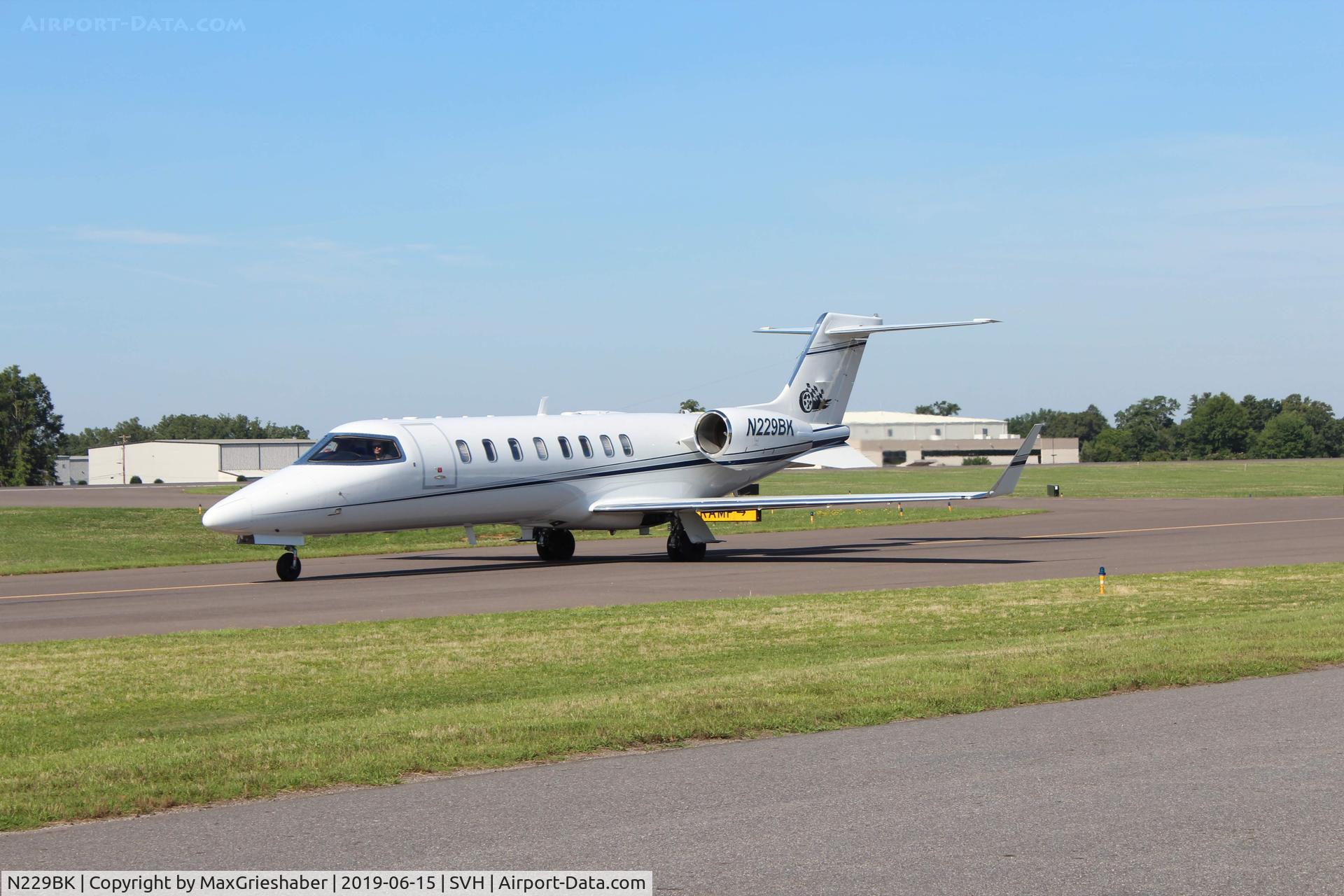 N229BK, 2002 Learjet 45 C/N 198, N229BK @ SVH