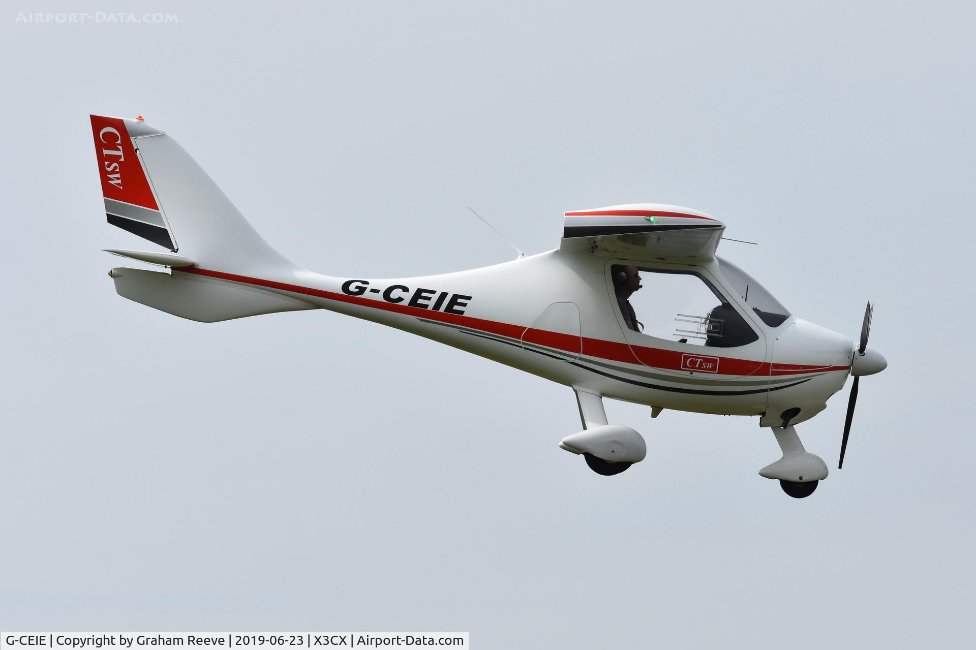G-CEIE, 2006 Flight Design CTSW C/N 8243, Landing at Northrepps.