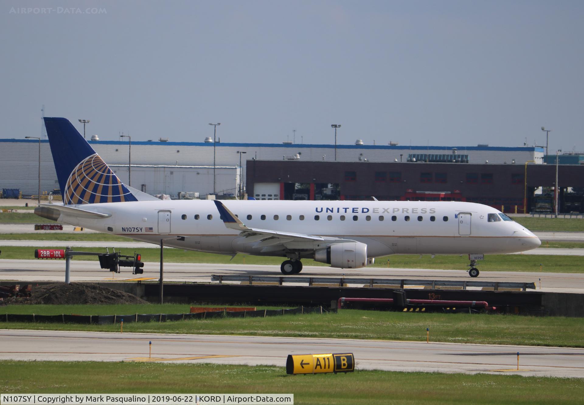 N107SY, 2014 Embraer 175LR (ERJ-170-200LR) C/N 17000400, ERJ-170-200LR