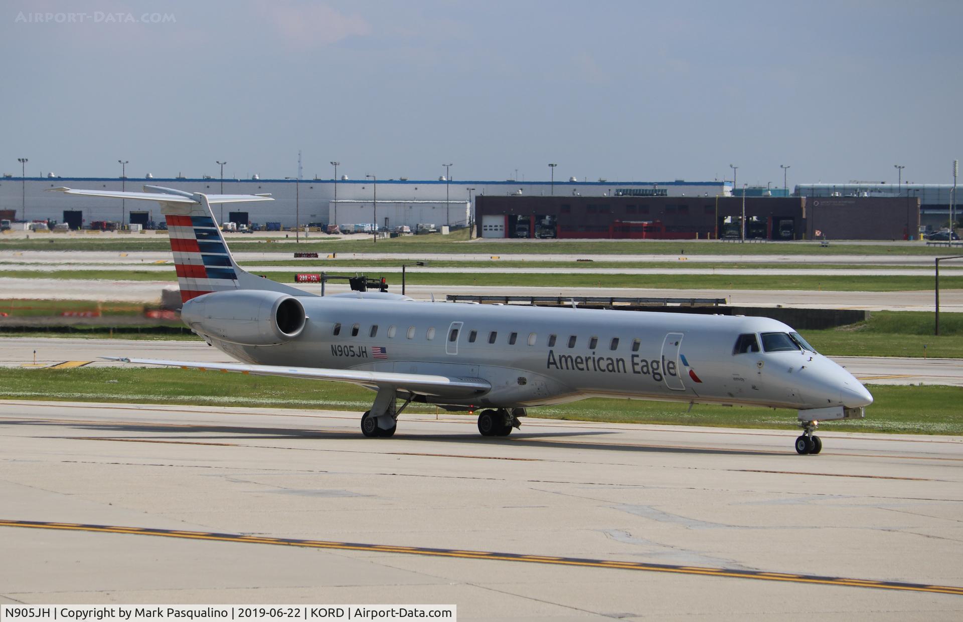N905JH, 2005 Embraer ERJ-145LR (EMB-145LR) C/N 14500892, EMB-145LR
