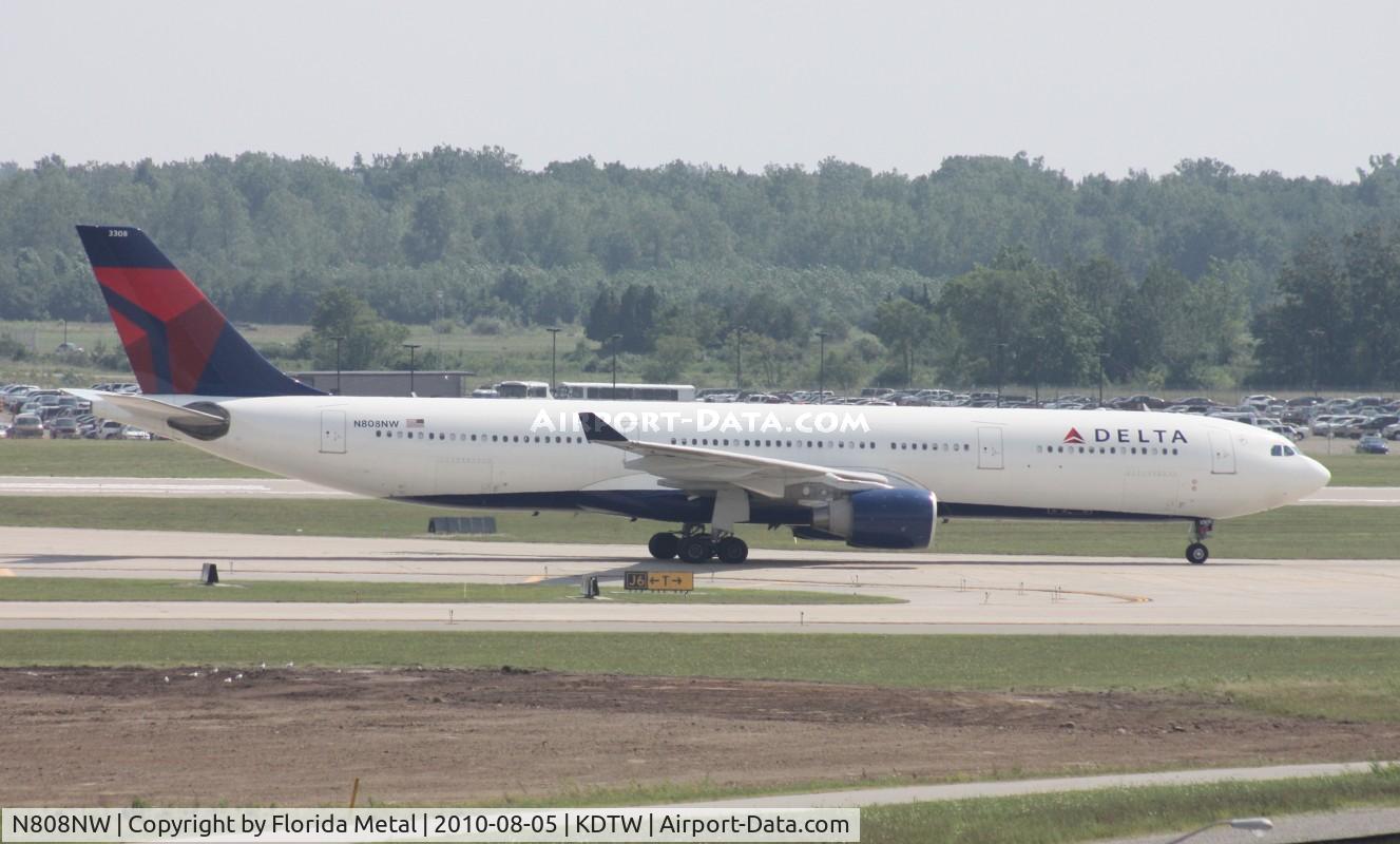 N808NW, 2004 Airbus A330-323 C/N 0591, DTW spotting