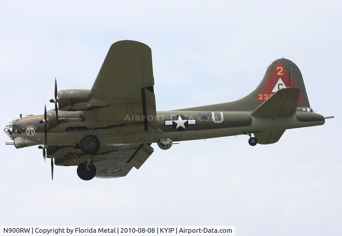 N900RW, 1944 Boeing B-17G Flying Fortress C/N 8627, Thunder Over Michigan 2010