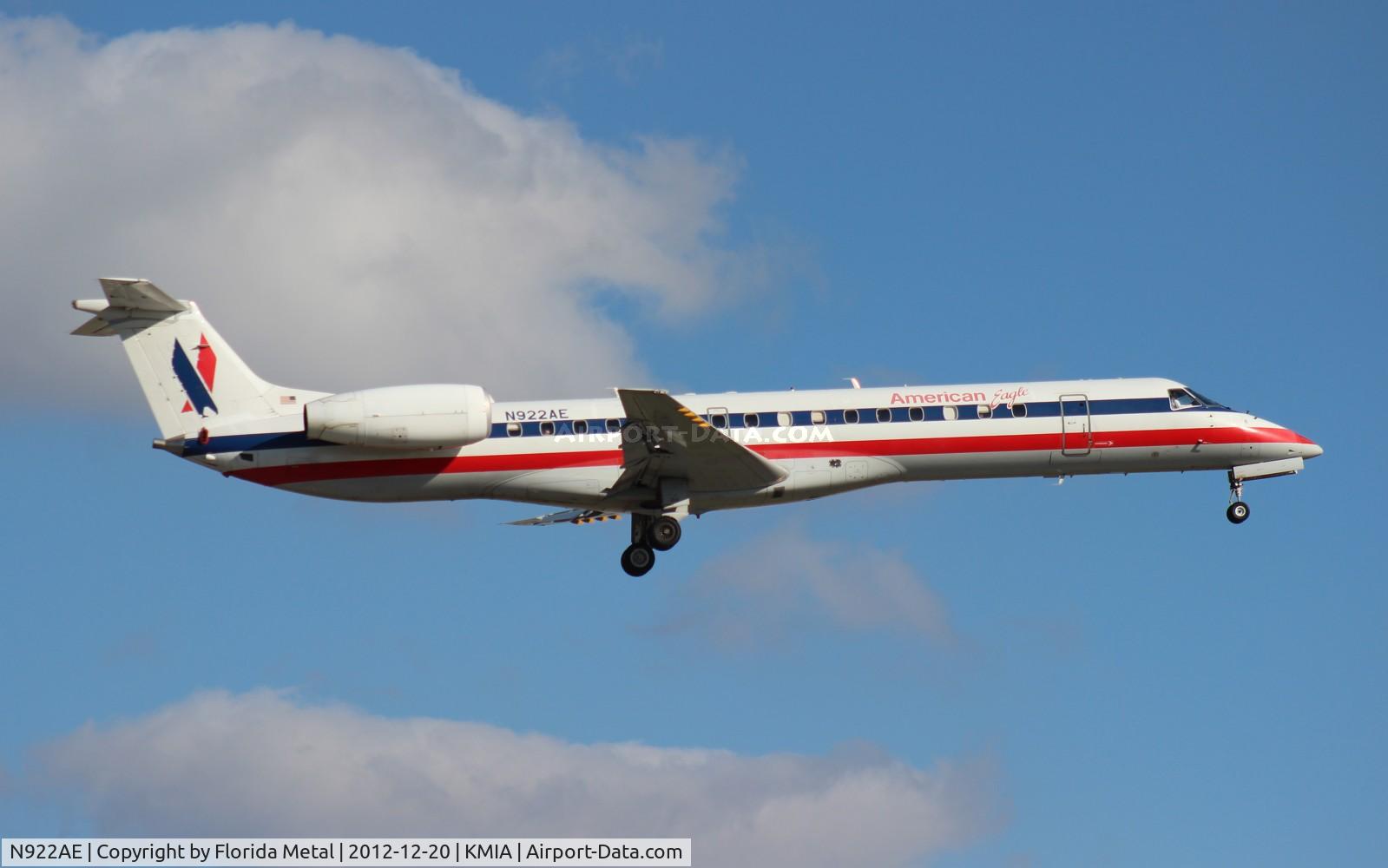 N922AE, 2005 Embraer ERJ-145LR (EMB-145LR) C/N 14500906, MIA spotting