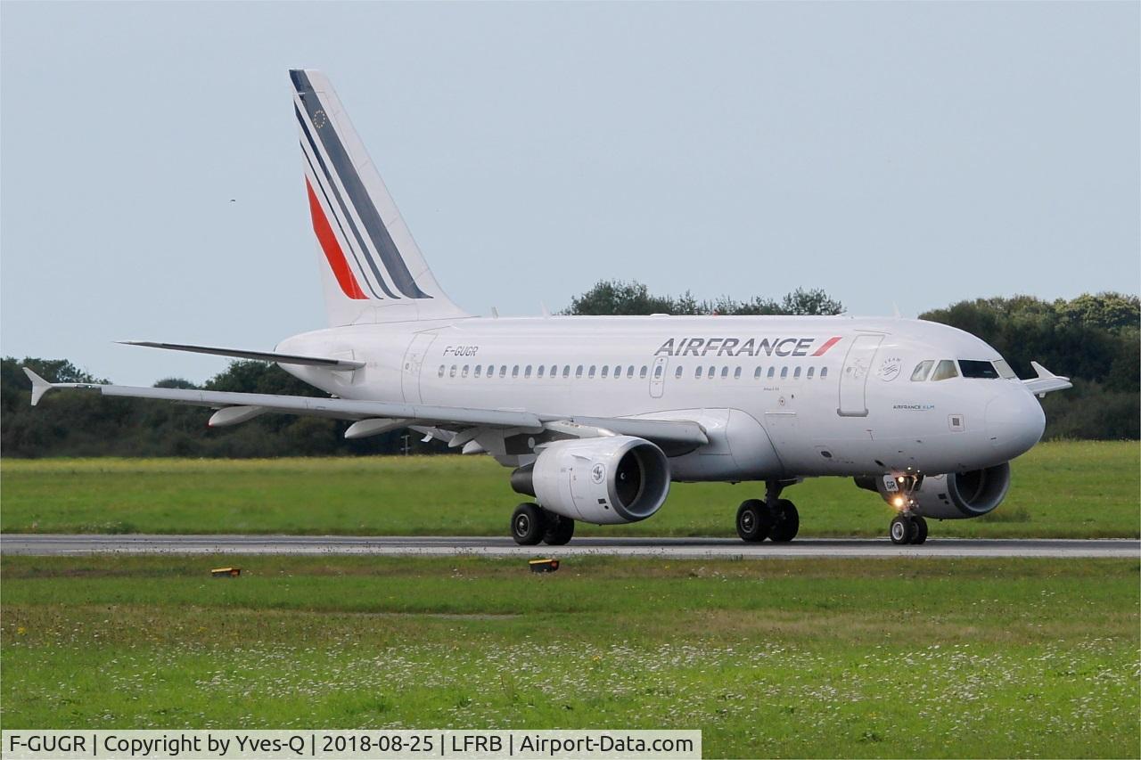 F-GUGR, 2007 Airbus A318-111 C/N 3009, Airbus A318-111, Taxiing rwy 25L, Brest-Bretagne airport (LFRB-BES)