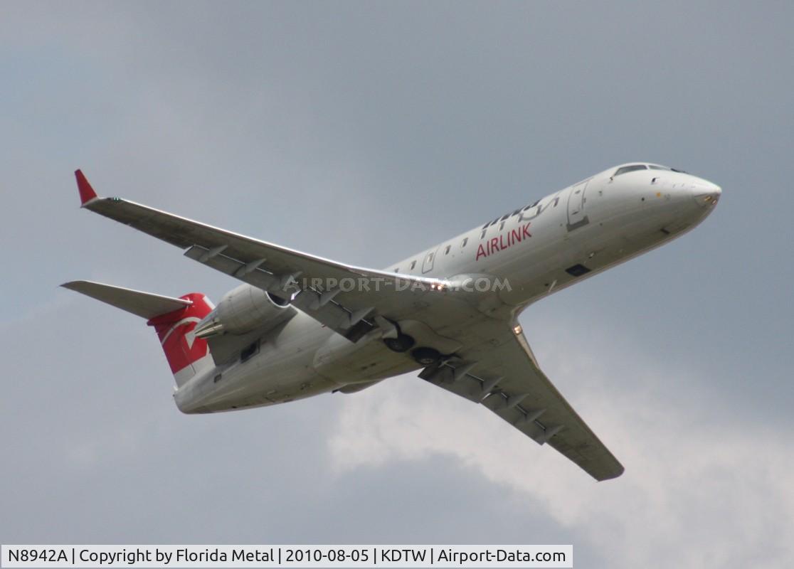 N8942A, 2004 Bombardier CRJ-200 (CL-600-2B19) C/N 7942, DTW spotting