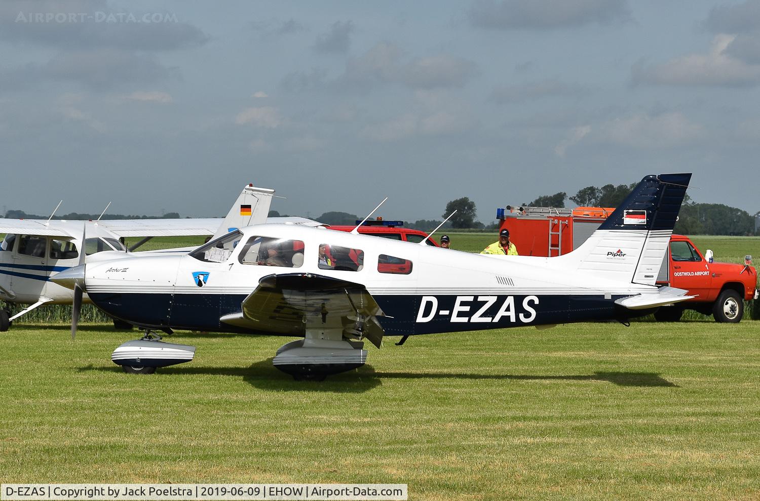 D-EZAS, 1999 Piper PA-28-181 Archer III C/N 2843253, Visiting the Oostwold air show