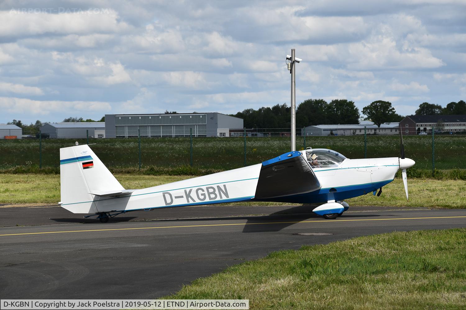 D-KGBN, Scheibe SF-25C/TL Rotax-Falke C/N 44628, Scheibe taxiing at Diepholz airport