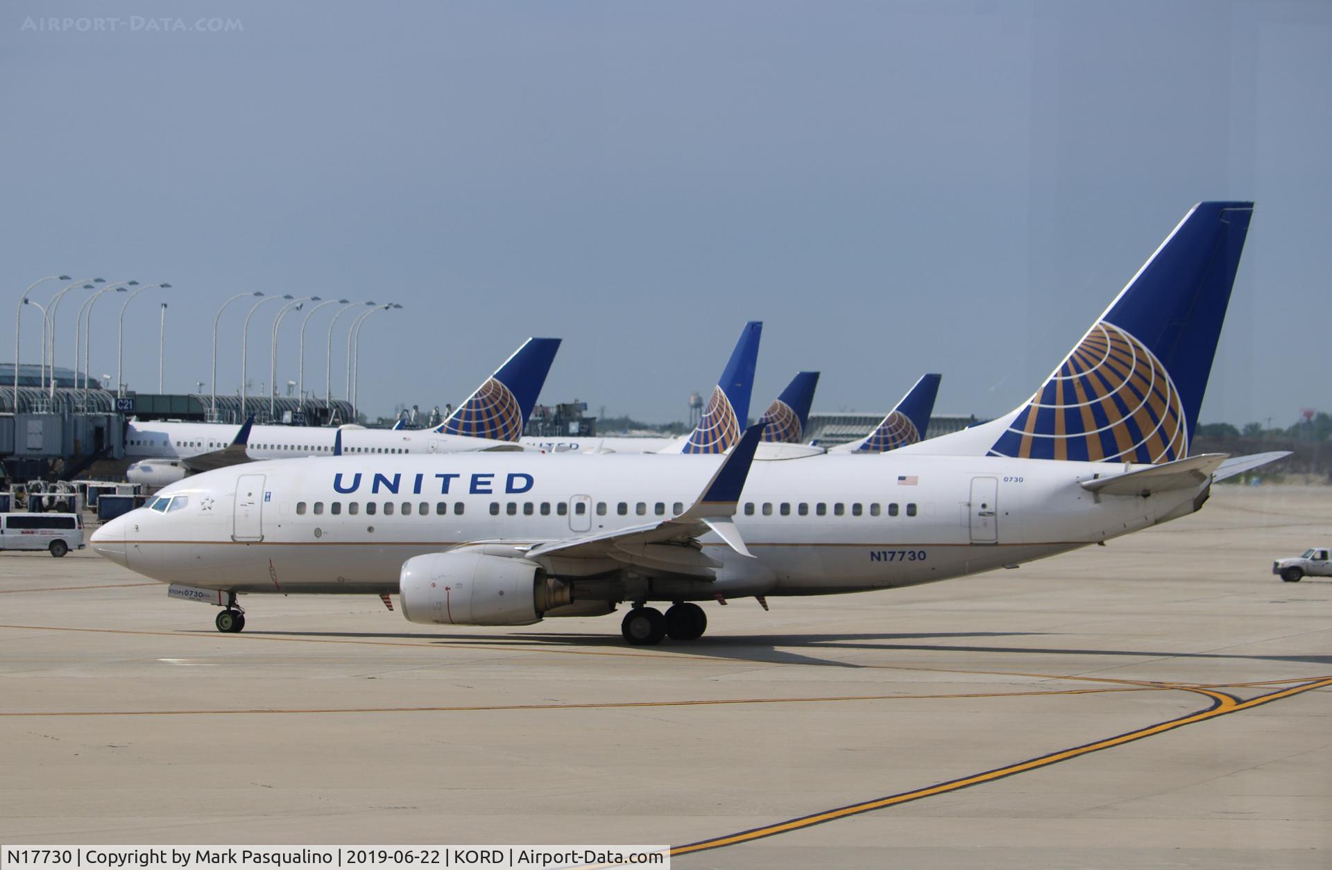 N17730, 1999 Boeing 737-724 C/N 28798, Boeing 737-724