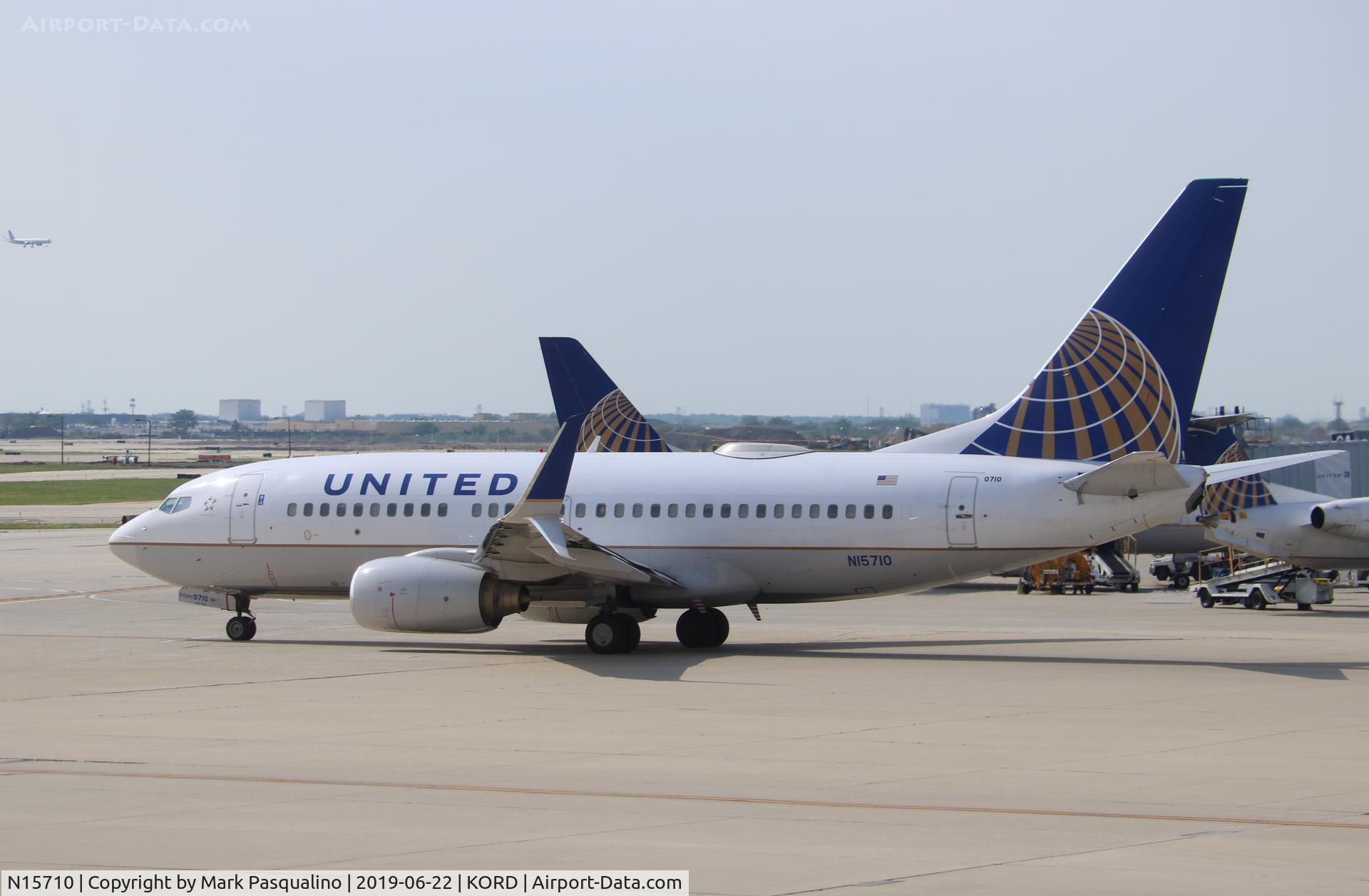 N15710, 1998 Boeing 737-724 C/N 28780, Boeing 737-724