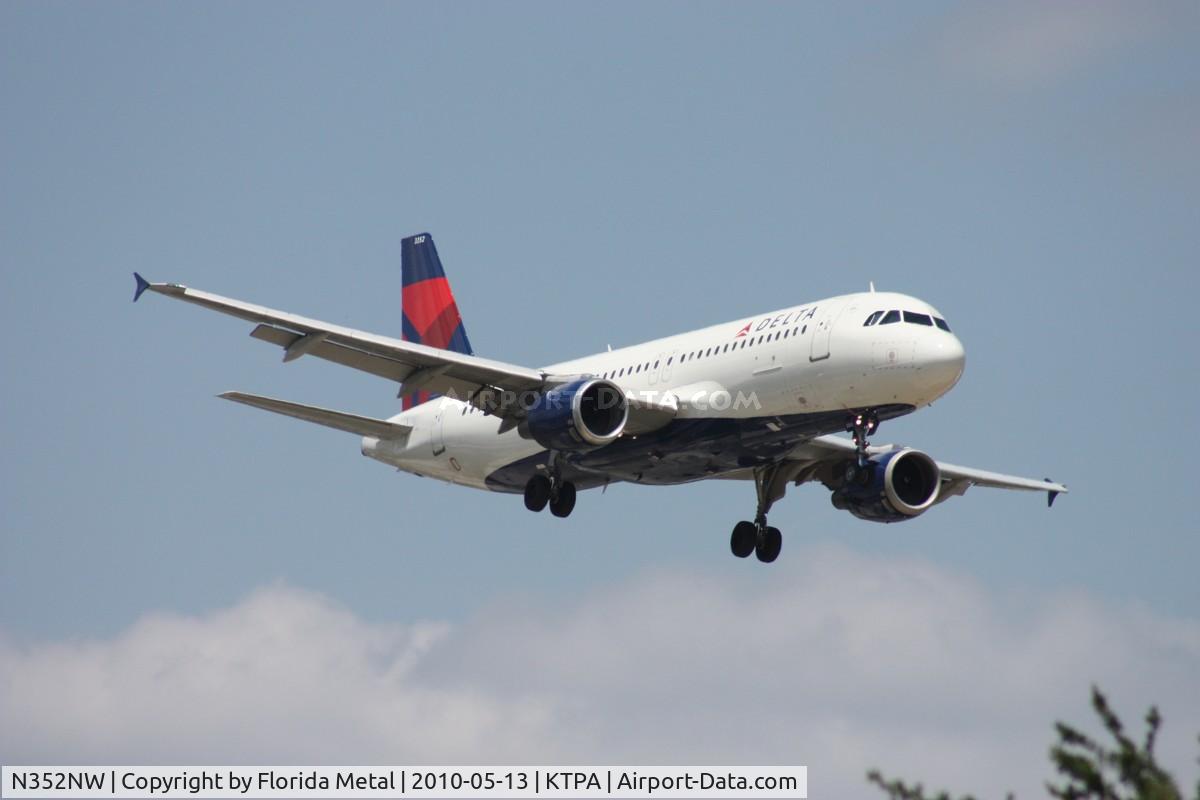 N352NW, 1998 Airbus A320-212 C/N 778, TPA spotting