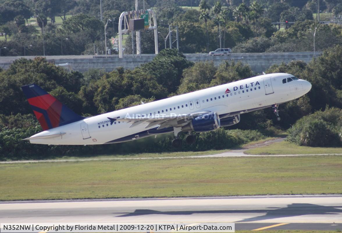 N352NW, 1998 Airbus A320-212 C/N 778, TPA spotting