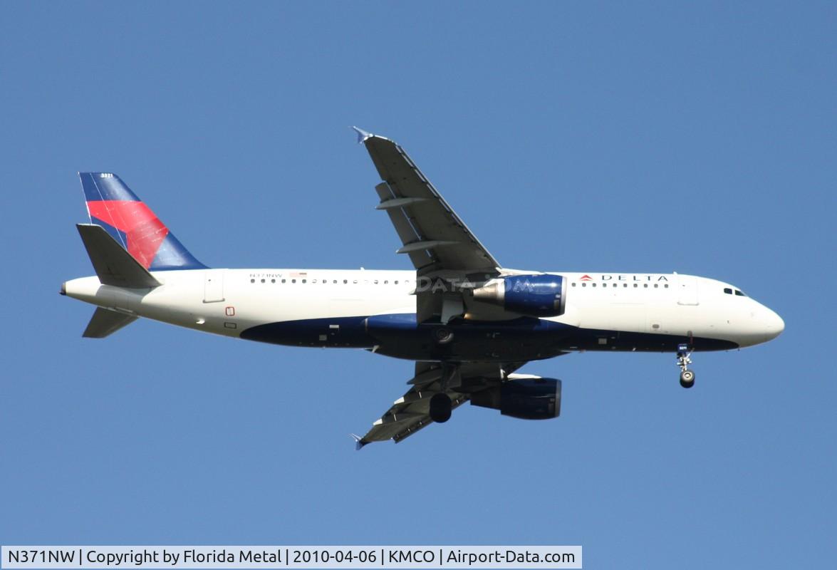 N371NW, 2001 Airbus A320-212 C/N 1535, MCO spotting