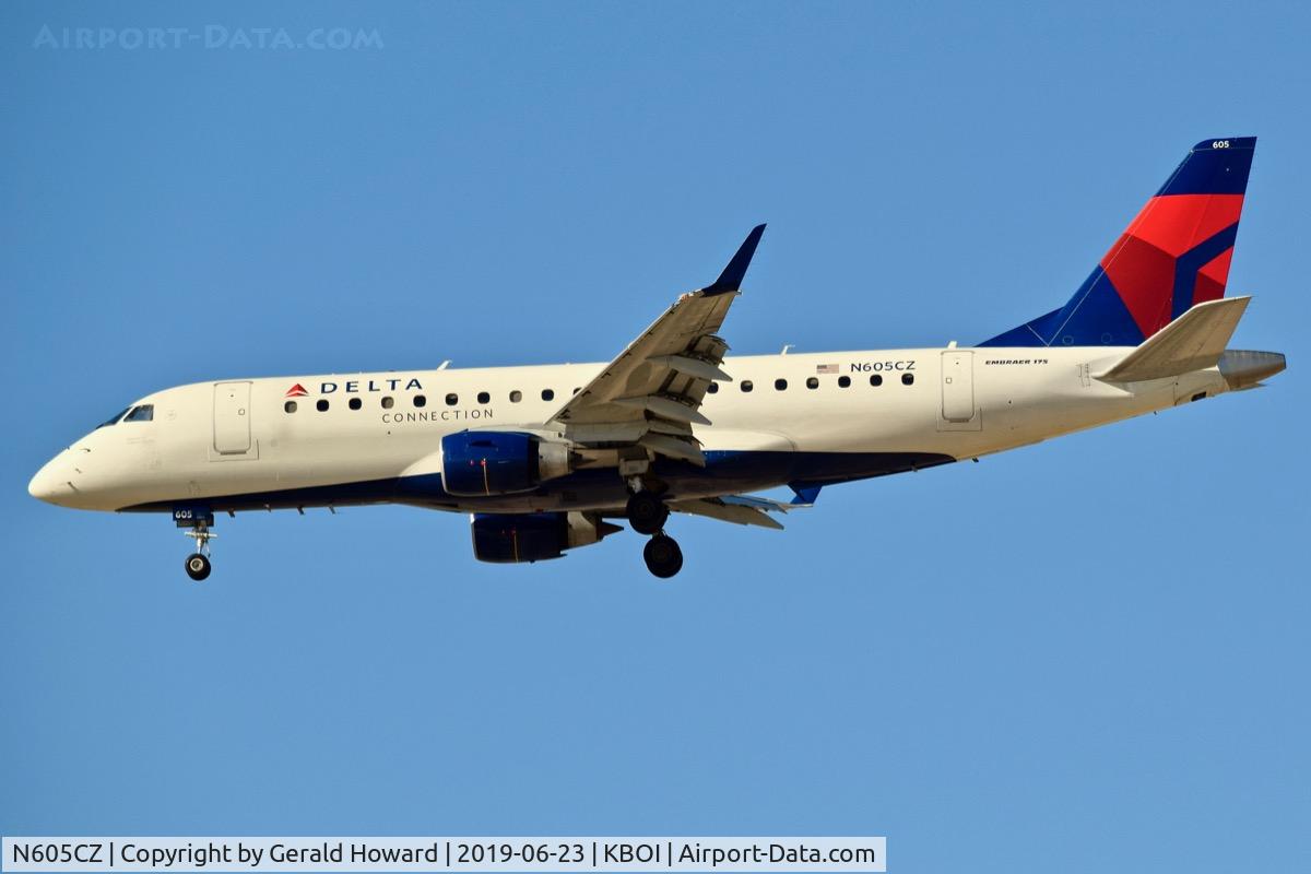 N605CZ, 2007 Embraer 175LR (ERJ-170-200LR) C/N 17000186, Landing RWY 28L.