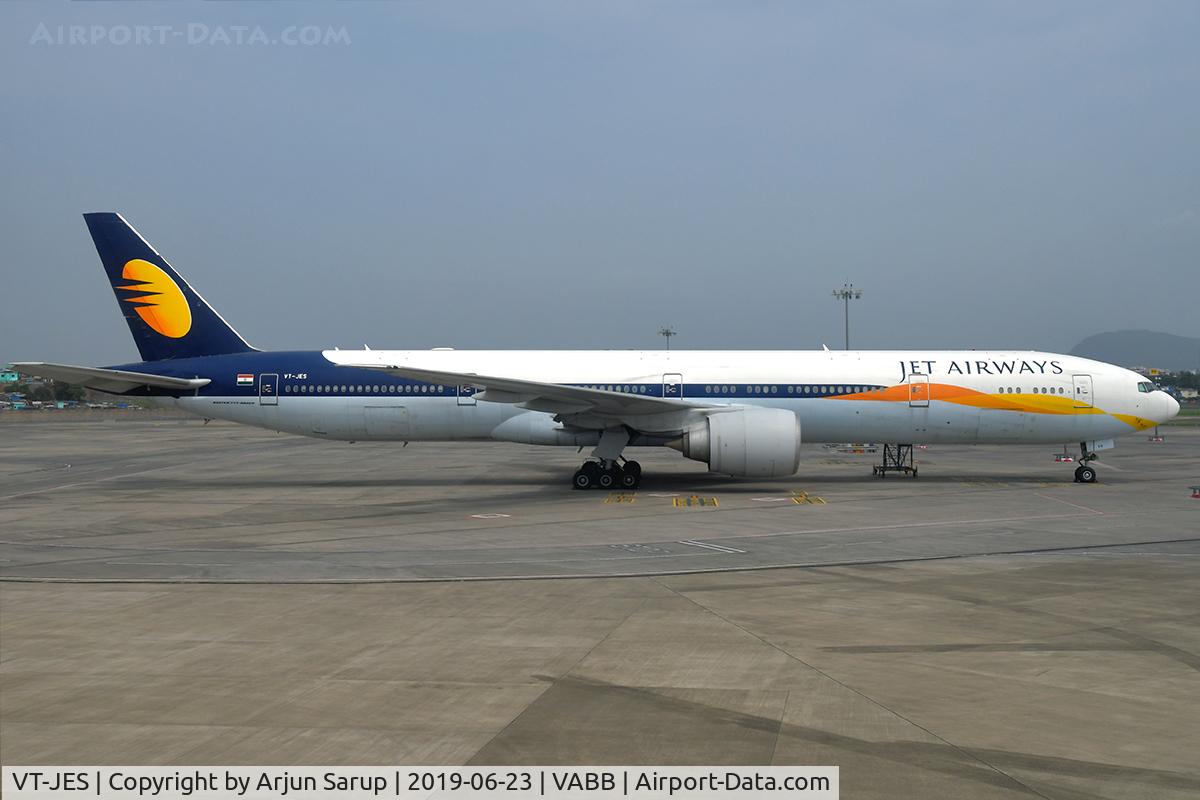 VT-JES, 2007 Boeing 777-35R/ER C/N 35159, Grounded at Mumbai.