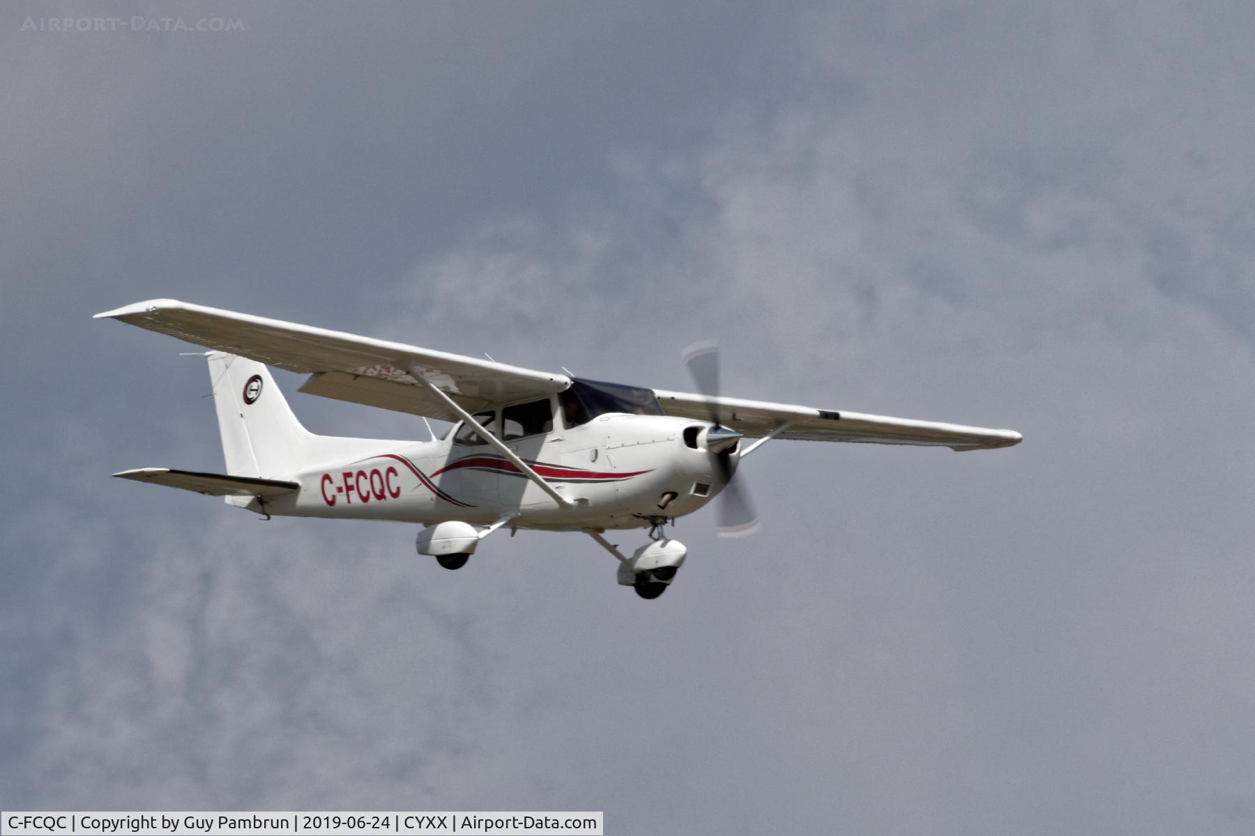 C-FCQC, 2002 Cessna 172S Skyhawk SP C/N 172S9270, Landing