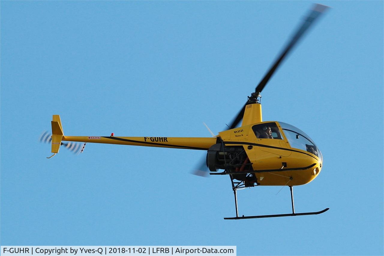 F-GUHR, 2012 Robinson R22 Beta C/N 3910, Robinson R22 Beta, Training flight, Brest-Bretagne airport (LFRB-BES)