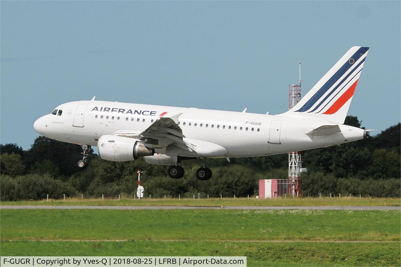 F-GUGR, 2007 Airbus A318-111 C/N 3009, Airbus A318-111, Landing rwy 25L, Brest-Bretagne airport (LFRB-BES)