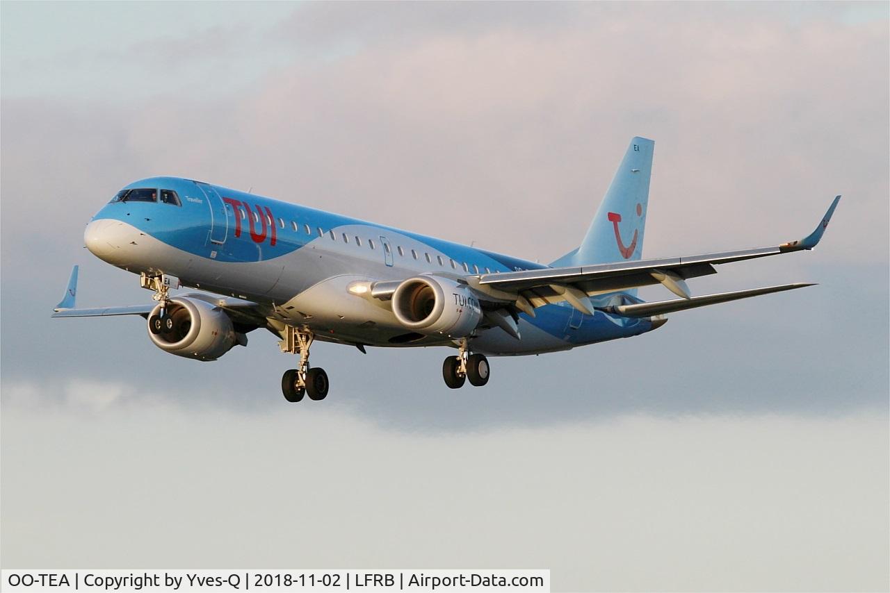 OO-TEA, 2014 Embraer 190LR (ERJ-190-100LR) C/N 19000665, Embraer 190LR, Short approach rwy 25L, Brest-Bretagne Airport (LFRB-BES)