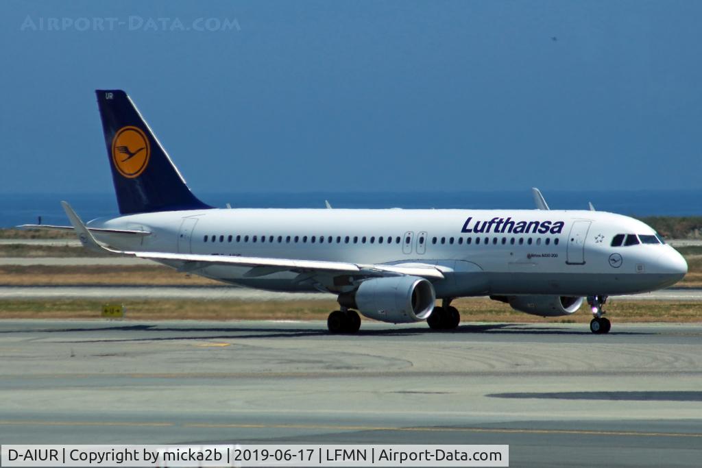 D-AIUR, 2015 Airbus A320-214 C/N 6985, Taxiing