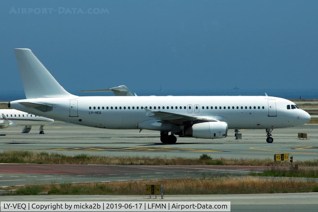 LY-VEQ, 1997 Airbus A320-232 C/N 709, Taxiing. Scrapped in december 2019.