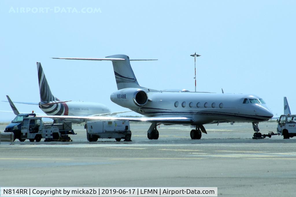 N814RR, 2006 Gulfstream Aerospace GV-SP (G550) C/N 5117, Parked