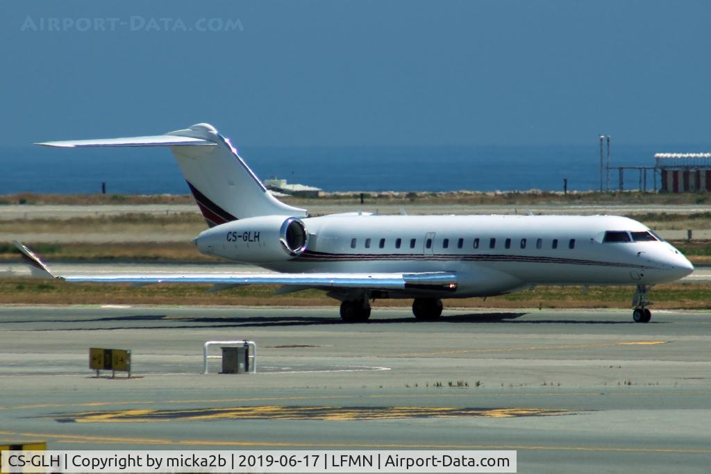 CS-GLH, 2017 Bombardier BD-700-1A10 Global 6000 C/N 9816, Taxiing