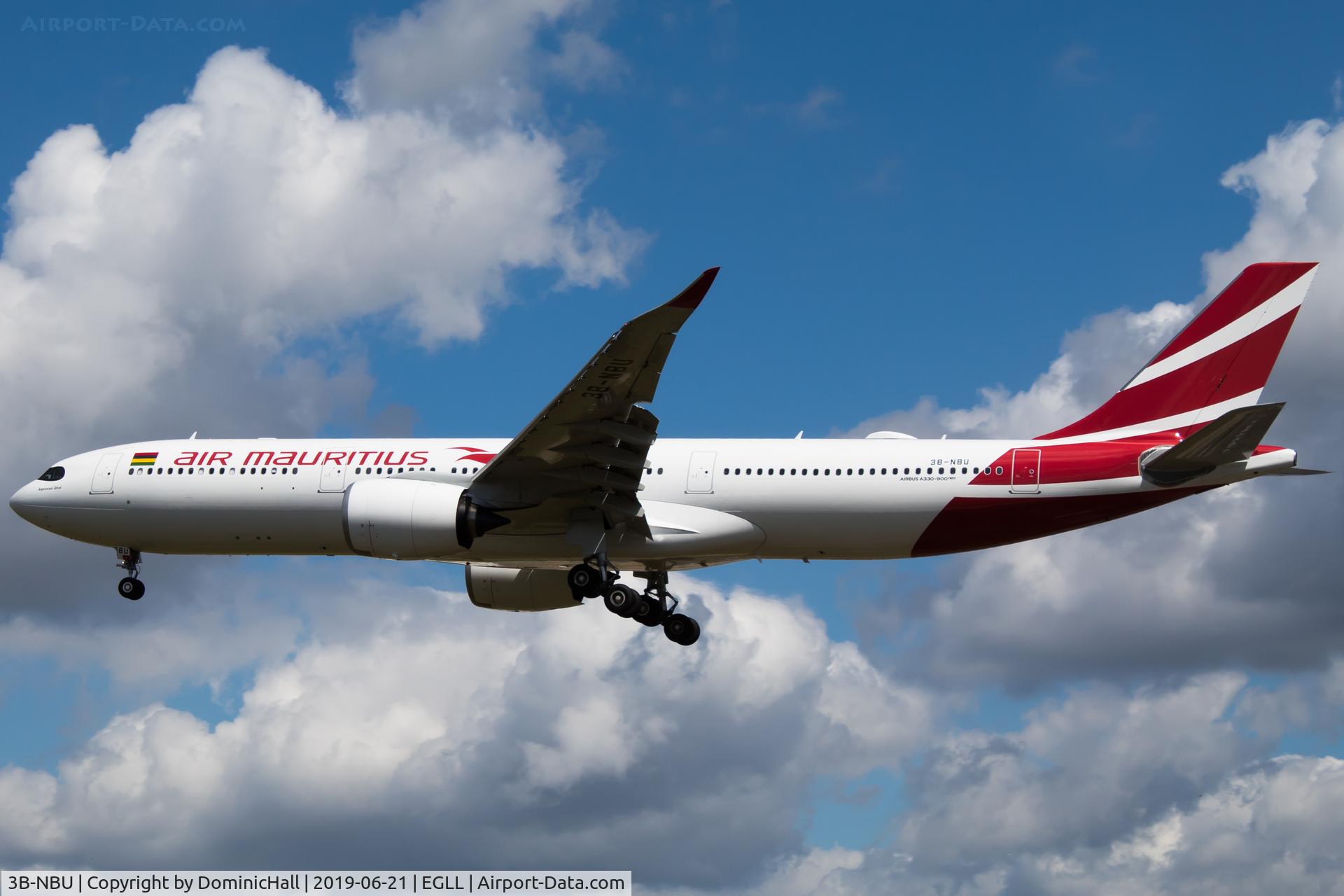 3B-NBU, 2019 Airbus A330-941 C/N 1884, Landing RWY 27L