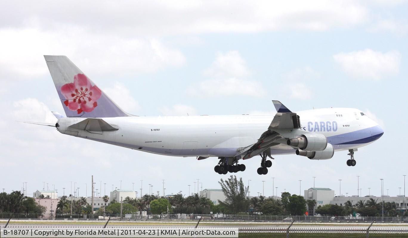 B-18707, 2001 Boeing 747-409F/SCD C/N 30764, MIA spotting