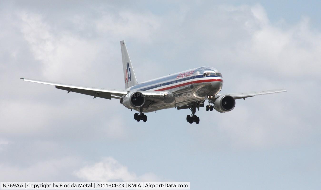 N369AA, 1992 Boeing 767-323 C/N 25196, MIA spotting