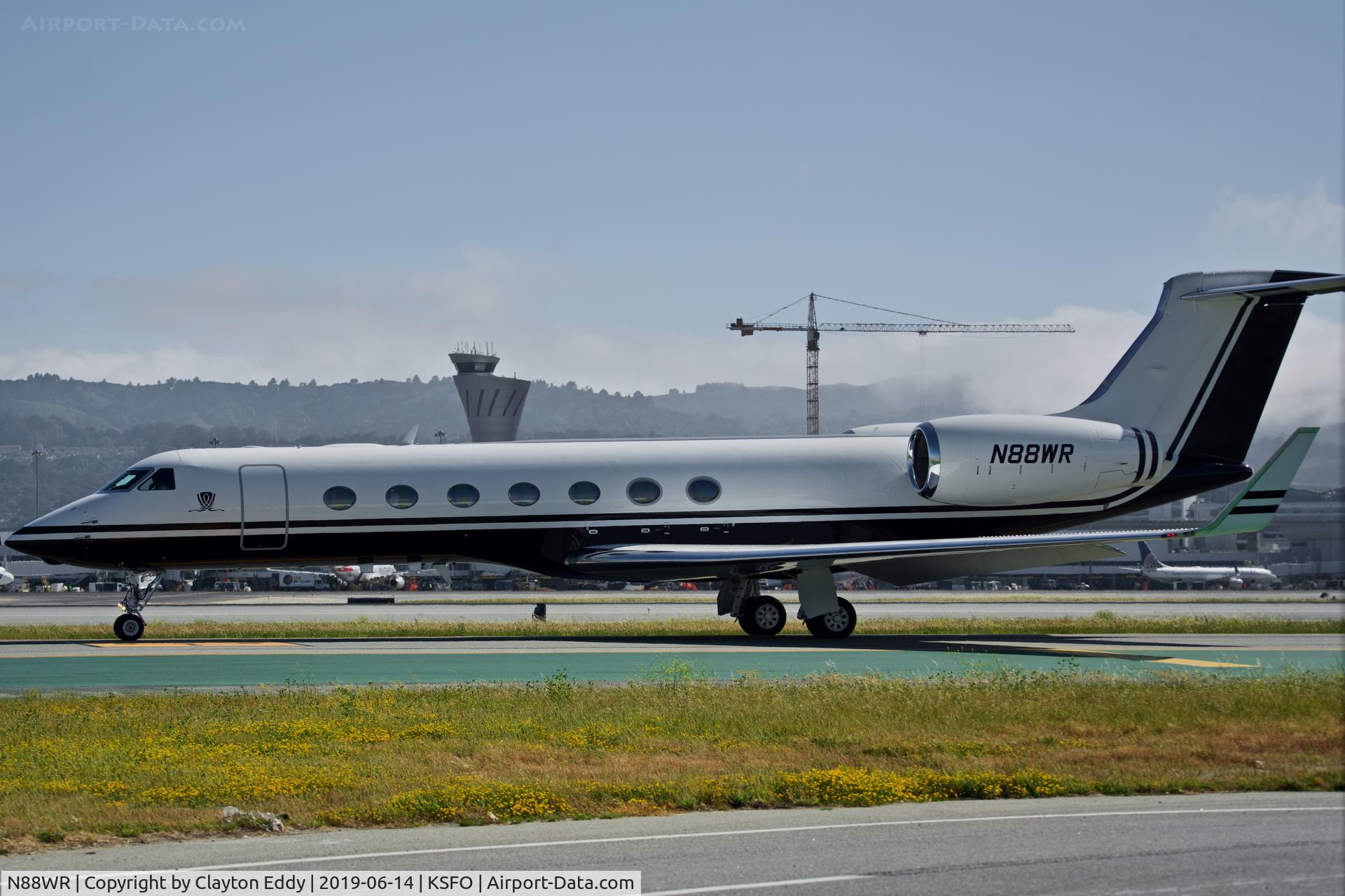 N88WR, 2007 Gulfstream Aerospace GIV-X (G450) C/N 4085, SFO 2019.