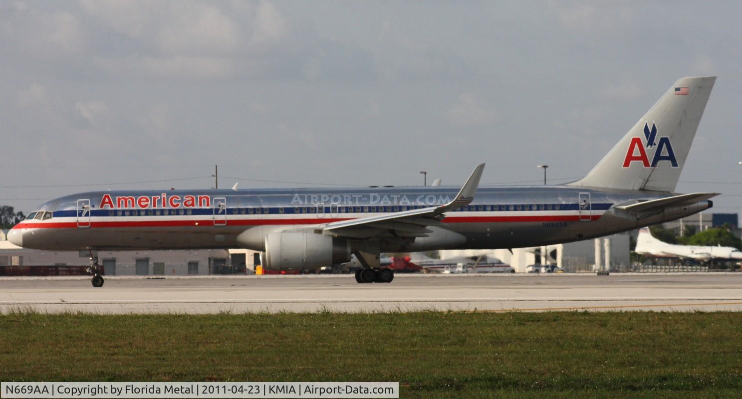 N669AA, 1992 Boeing 757-223 C/N 25334, MIA spotting