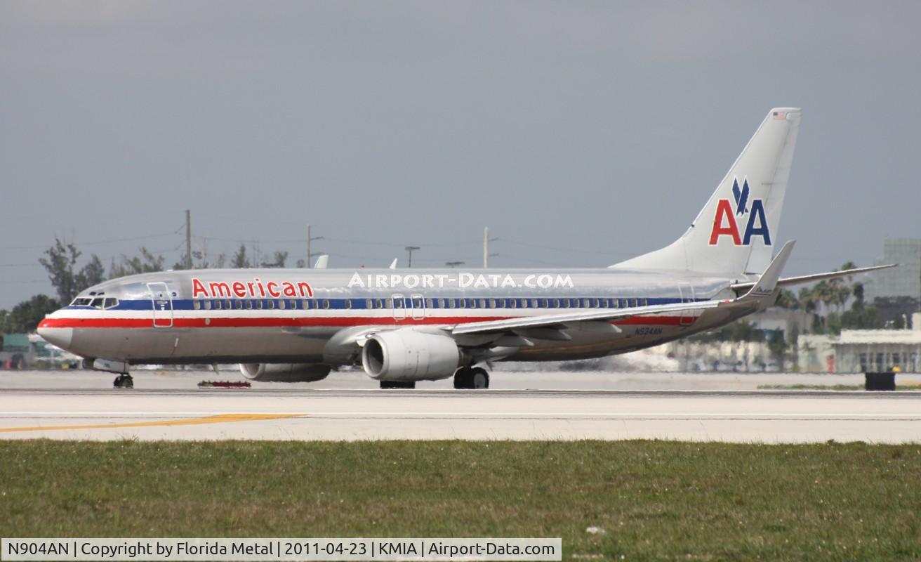 N904AN, 1999 Boeing 737-823 C/N 29506, MIA spotting
