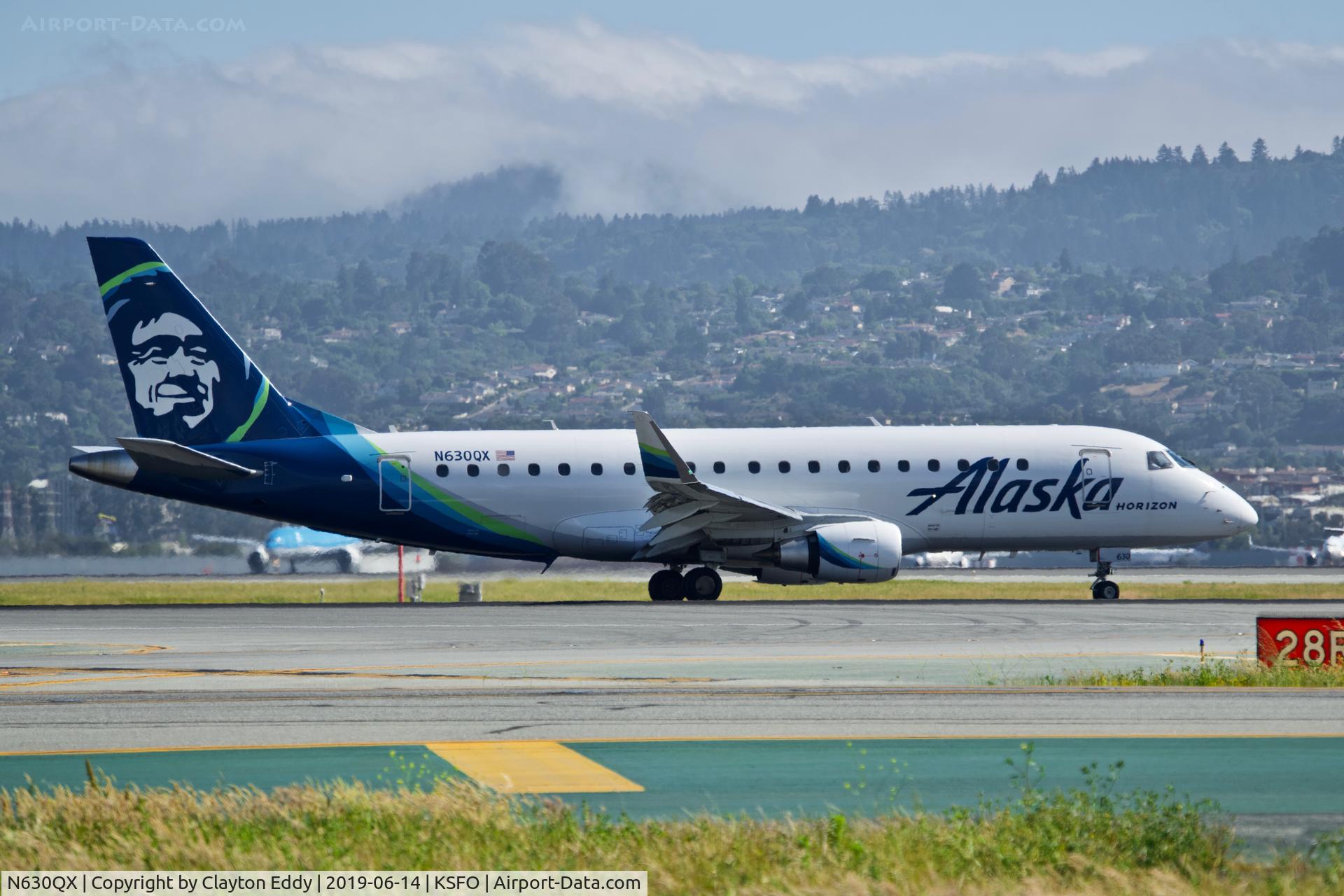 N630QX, 2017 Embraer 175LR (ERJ-170-200LR) C/N 17000684, SFO 2019.