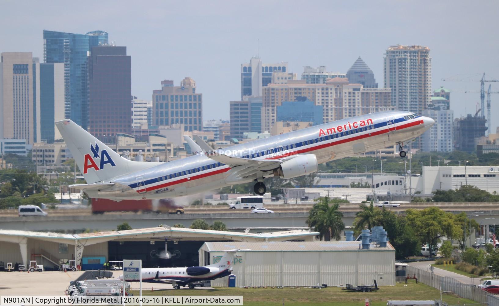 N901AN, 1999 Boeing 737-823 C/N 29503, FLL spotting